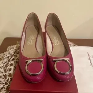 パンプス SALVATORE FERRAGAMO SKIN PINK LEATHER MARA 40 PUMPS s_wp_65c5bcb392e4911151289f76.webp